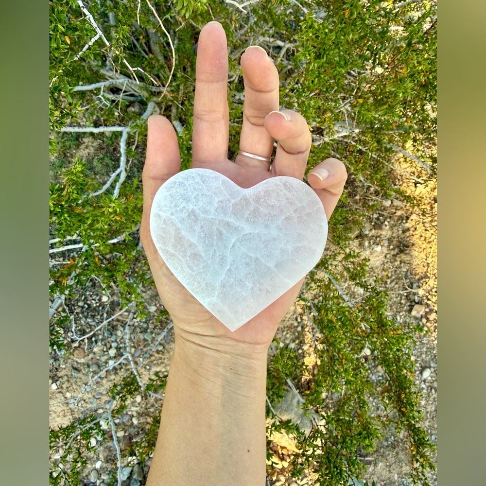 Selenite Heart – Love • Healing • Energetic Cleansing - Picture 2 of 4